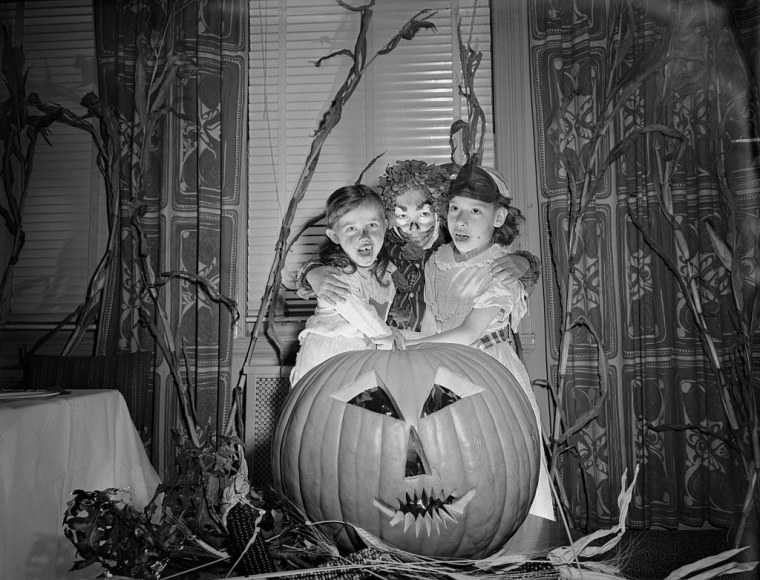 31 Best Vintage Halloween Decorations - Retro Halloween Decorations