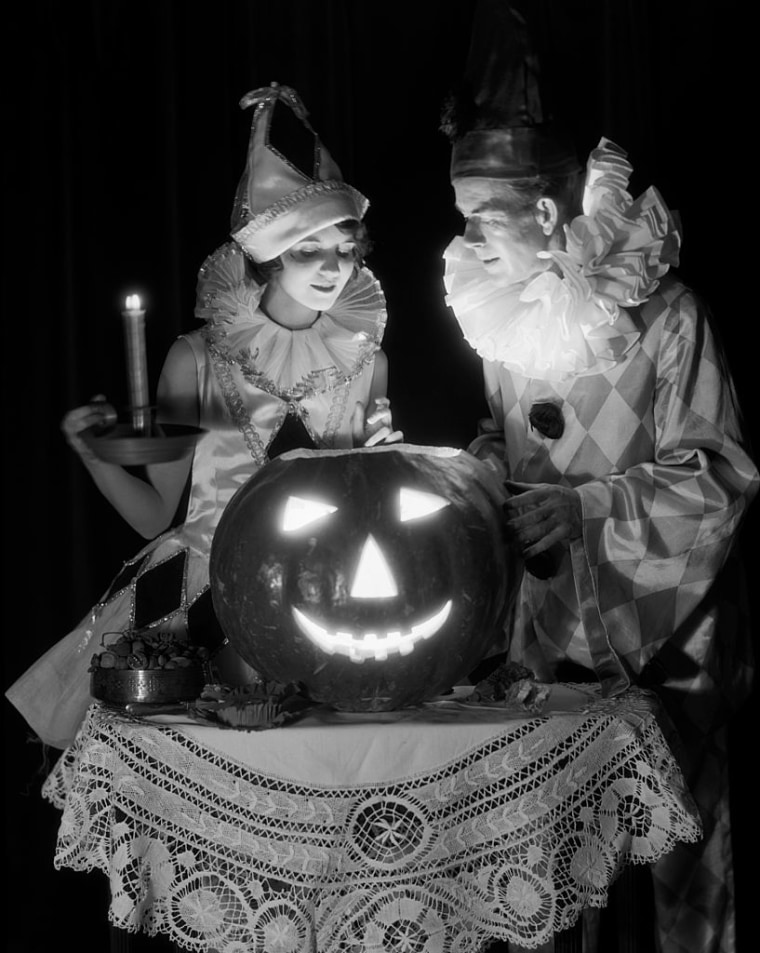 31 Best Vintage Halloween Decorations - Retro Halloween Decorations