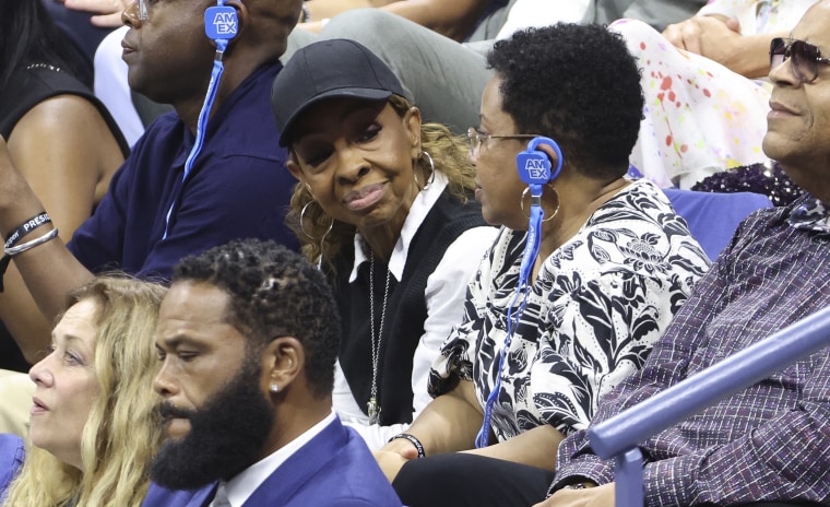 Gladys Knight dice que no está ofendida después de ser confundida con Dionne Warwick en el US Open