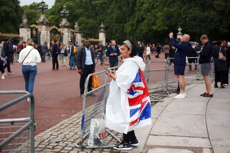 Queen Buckingham Palace Reaction