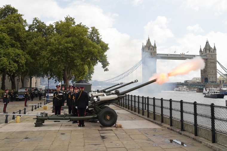 Image: Royal Gun Salute Marks The Death Of Queen Elizabeth II