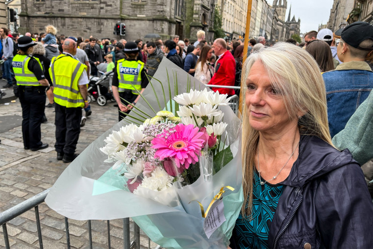 For some in the crowd, actually seeing the coffin was a deeply emotional moment.“I cried when I saw it,” said Margory Young, 57, a nurse who traveled from the Scottish city of Glasgow to pay her respects. “We have never known life without her, so it was a moment in history and we had to see it.”