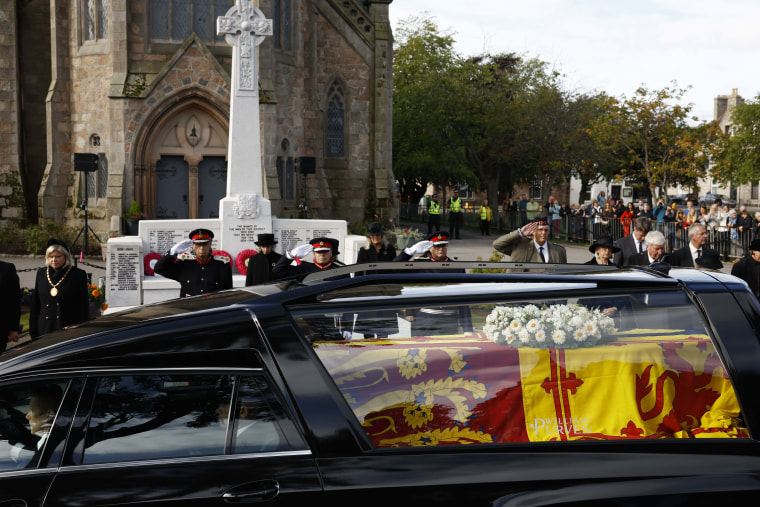 Image: The Coffin Carrying Queen Elizabeth II Transfers From Balmoral To Edinburgh