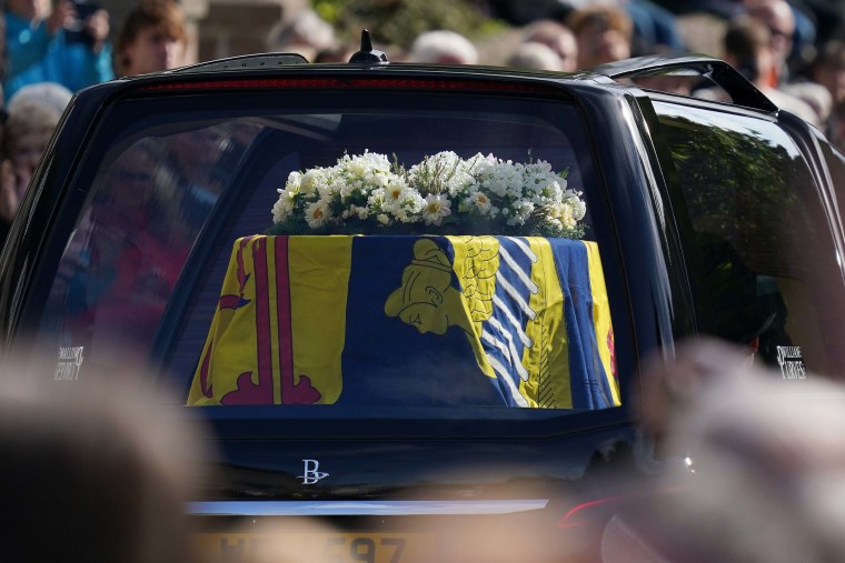 Image: The Coffin Carrying Queen Elizabeth II Transfers From Balmoral To Edinburgh