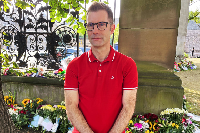 Russell Collie, 52, visited Holyroodhouse, the queen's official palace in Edinburgh, on Sunday to pay tribute to the late monarch.