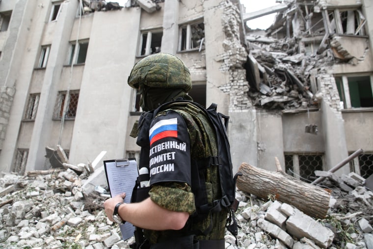 Image: Damage from military strikes on Stakhanov, Lugansk People's Republic