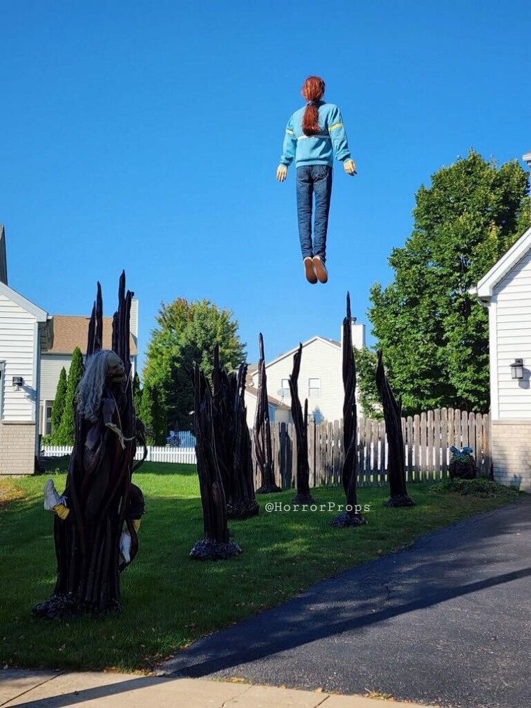 Stranger Things'-Inspired Halloween Decor Goes Viral After Spooking The  Internet