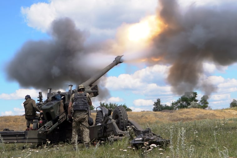 Obusier dans le Donbass