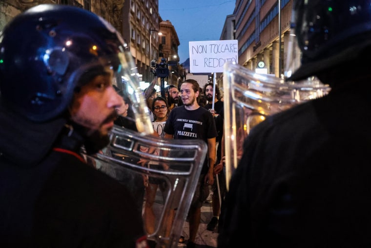 Image : TOPSHOT-ITALIE-VOTE-POLITIQUE-PROTESTATION