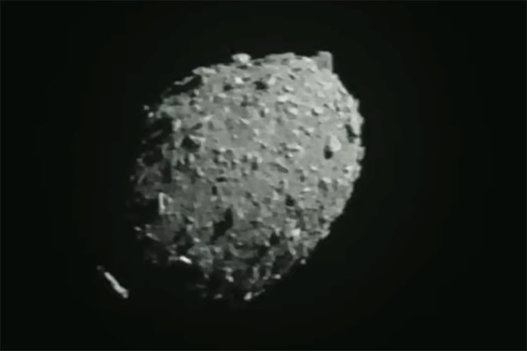 DART view of the Dimorphos asteroid right before impact.