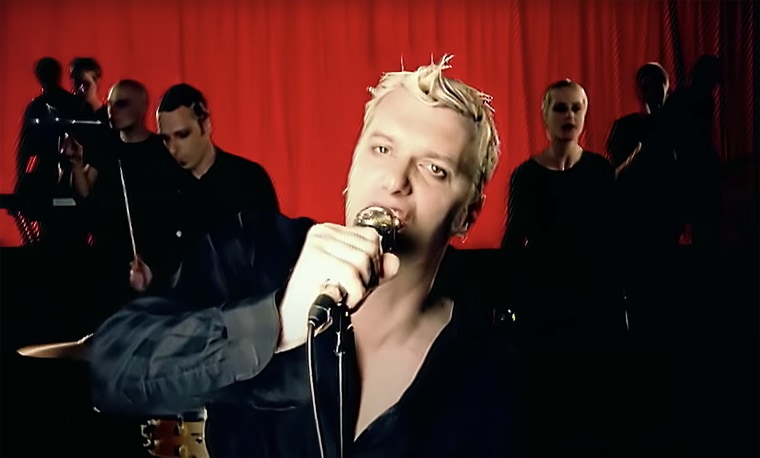 Dunstan Bruce, front, in the video for "Tubthumping," the track that made Chumbawamba a global phenomenon.