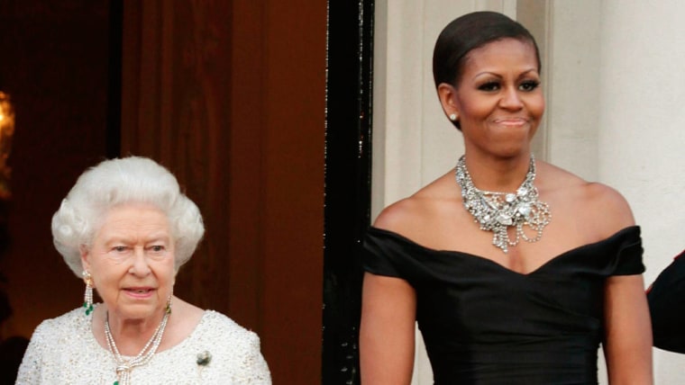 La reina Elizabeth II y Michelle Obama en una cena en Winfield House en 2011
