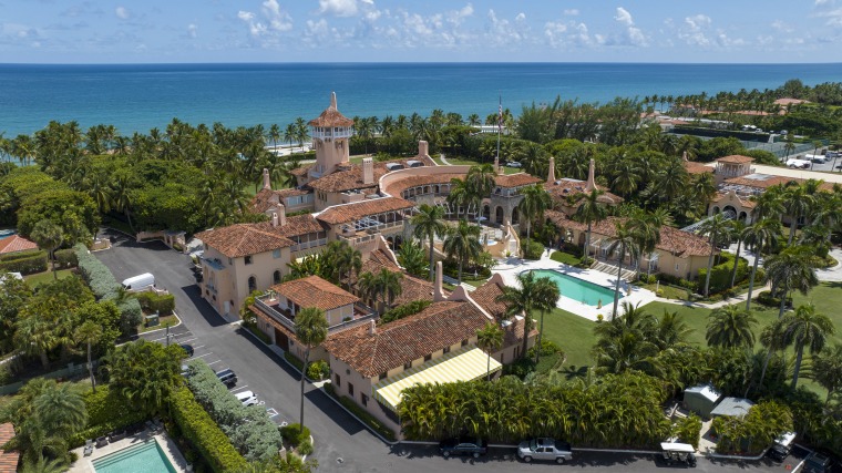 Esta es una vista aérea del club Mar-a-Lago del expresidente Donald Trump en Palm Beach, Florida, el miércoles 31 de agosto de 2022.