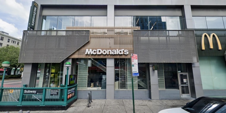 El McDonald's de la calle Delancey en el barrio del Lower East Side de Manhattan, donde ocurrió el incidente, según la policía.