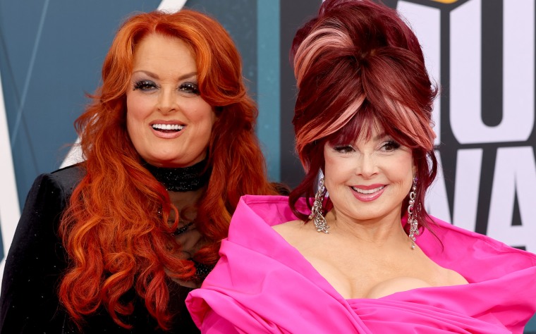 Wynonna Judd and Naomi Judd