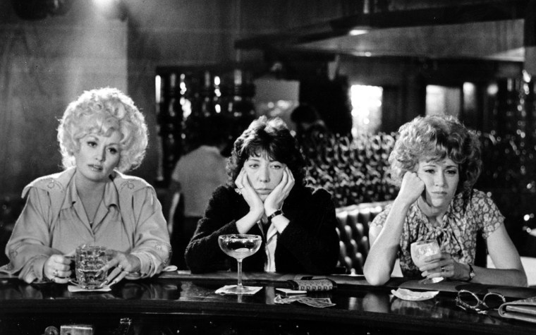 Dolly Parton, Lily Tomlin and Jane Fonda acts in a scene from the movie "9 to 5".