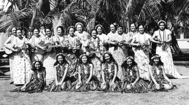 'Luau Ladies'