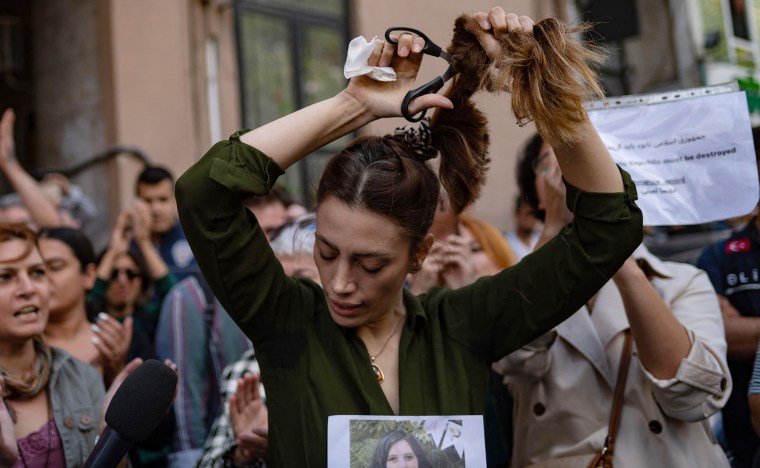 Iran women protest