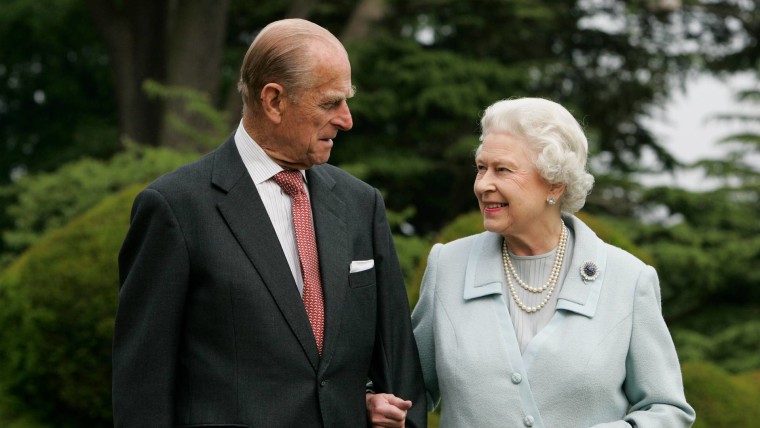El príncipe Philip y la reina Elizabeth en su aniversario de bodas de diamante, en 2007.