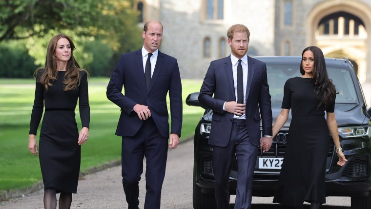 Kate Middleton, príncipe William, príncipe Harry y Meghan Markle.