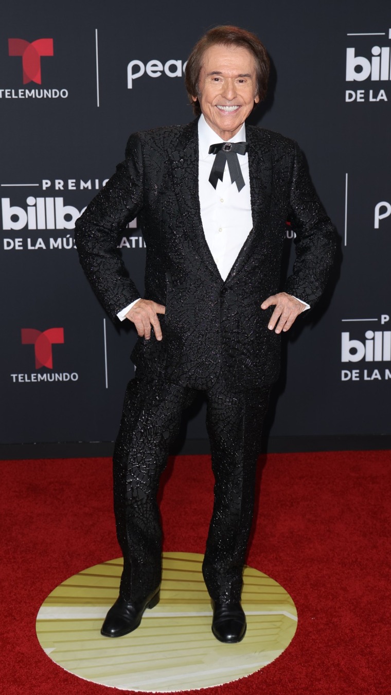 Raphael en la alfombra roja de los Premios Billboard de la Música Latina 2022.