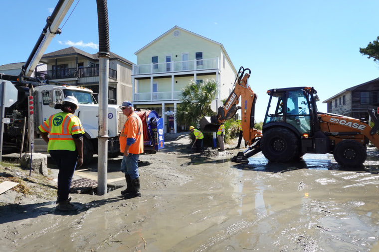 Image: South Carolina Cleans Up After Hurricane Ian's Second Landfall Hits The State's Coast