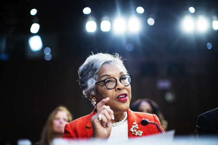 La representante Joyce Beatty, D-Ohio, habla durante una audiencia en Capitol Hill en marzo de 2022.