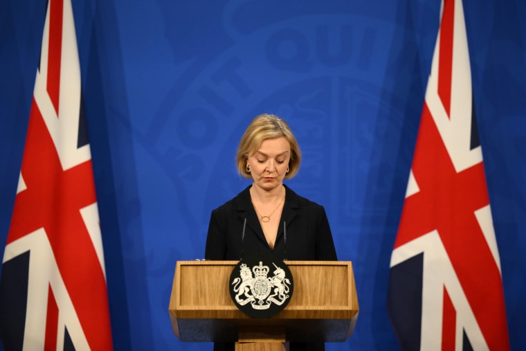 Image: Liz Truss Holds Press Conference After Sacking Her Chancellor