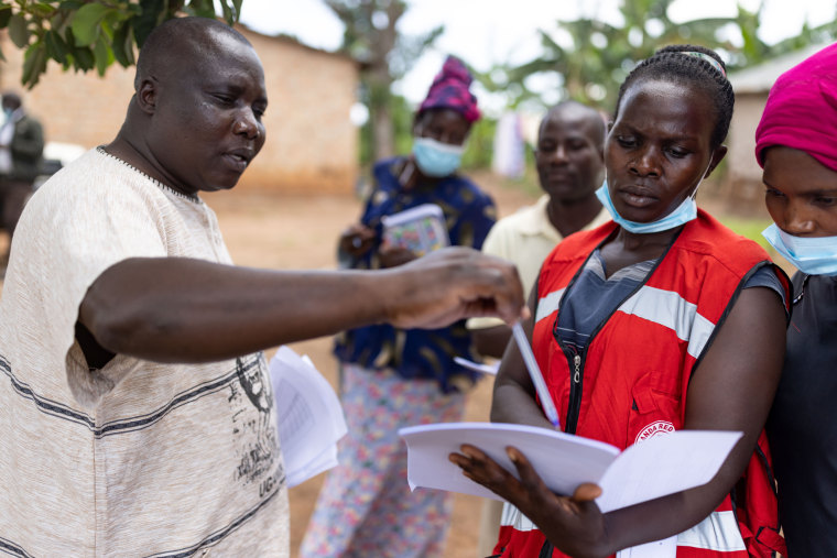 Contact tracers attempt to find recent contacts of Ebola patients 