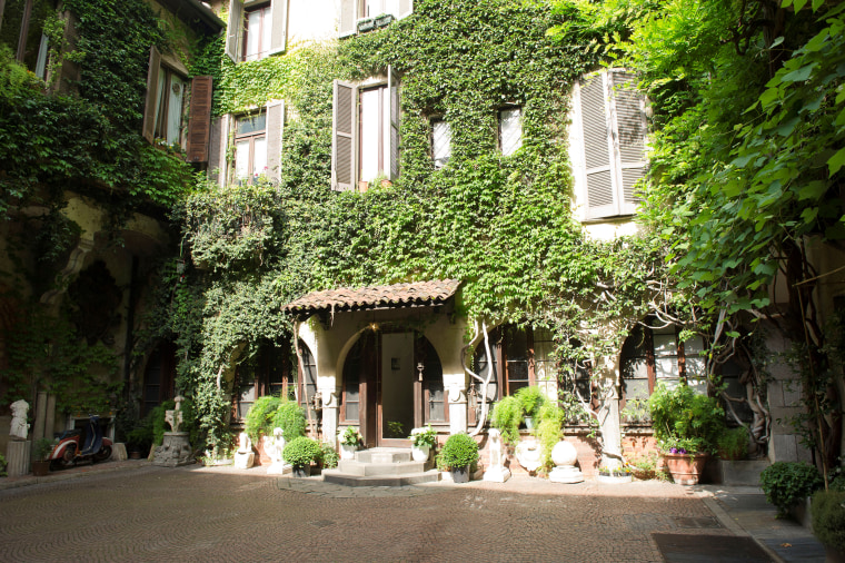 منزل ليوناردو دافنشي ، كاسا أتيلاني ، في ميلانو.