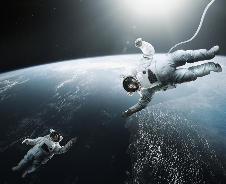 Ilustración de dos astronautas.