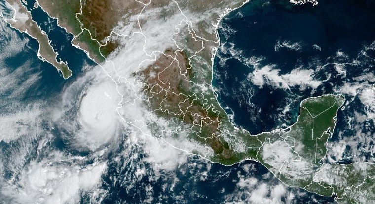 Imagen de satélite del 2 de octubre de Orlene frente a México.