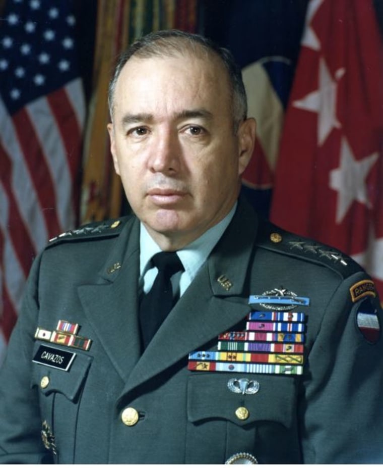 Retrato del general Richard Cavazos.
