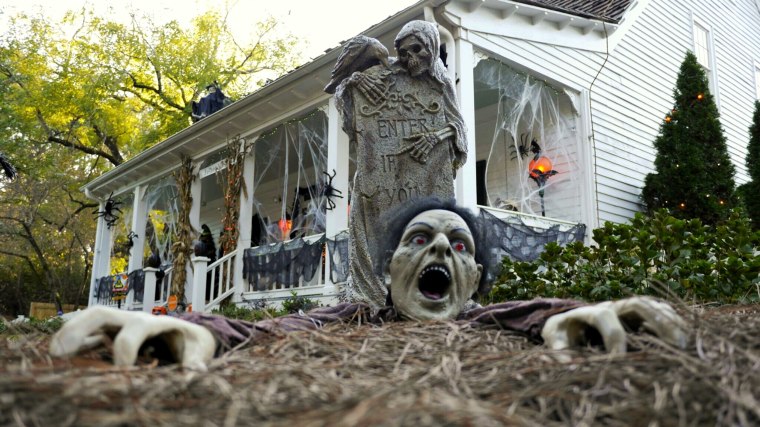 Stealing lawn decorations is the newest way to vandalize homes on Halloween. And it's not cool. 