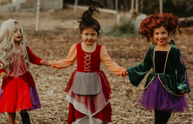 The Cutest Hocus Pocus Family Halloween Costume - With the Blinks