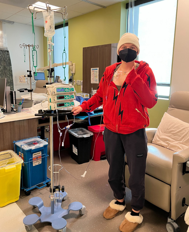 Jessie Sanders in the infusion center at Kaiser receiving chemotherapy.