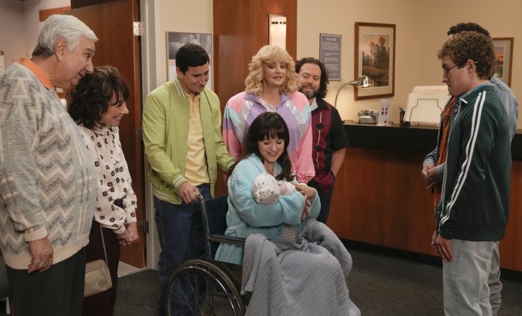 KEN LERNER, MINDY STERLING, SAM LERNER, WENDI MCLENDON-COVEY, HAYLEY ORRANTIA, DAN FOGLER, SEAN GIAMBRONE