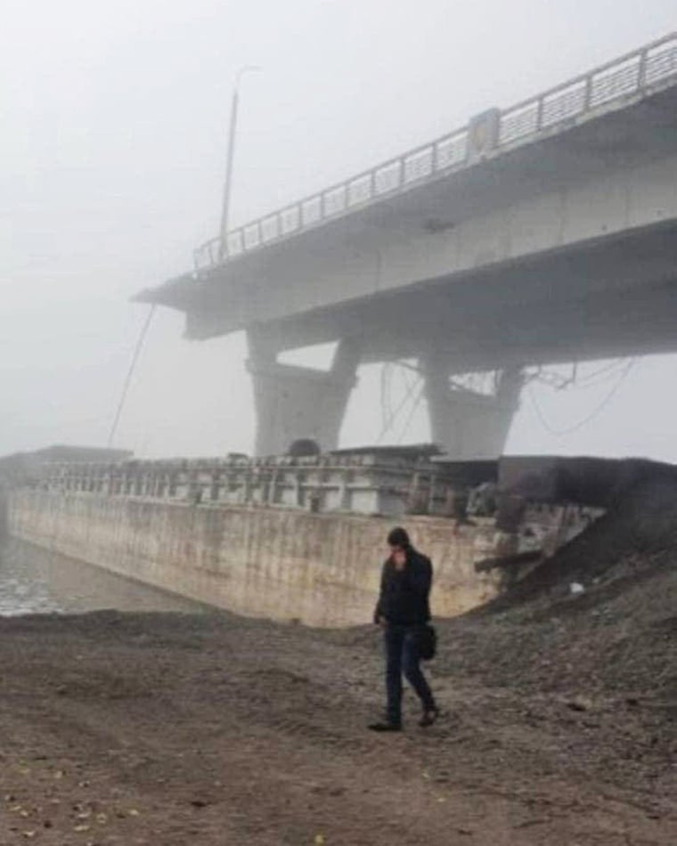 The destroyed Antonivskiy bridge. 