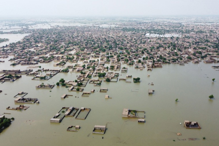  Dera Allah Yar town after heavy monsoon rains 