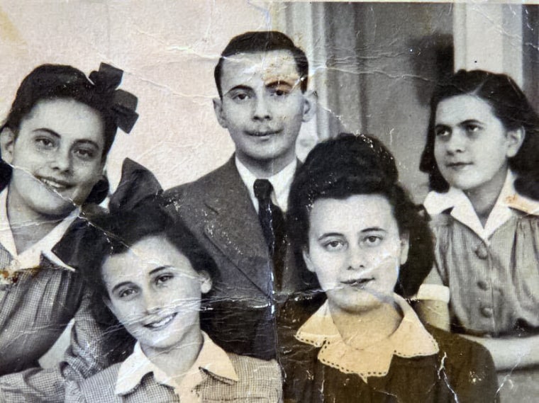 The last family photo of Lily and her siblings, taken around 1944; Lily Ebert is bottom right.