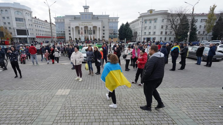 Residents celebrate after Russian forces evacuated Kherson, Ukraine