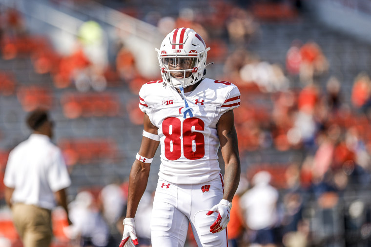 Devin Chandler #86 of the Wisconsin Badgers before the game against the Illinois Fighting Illini on Oct. 9, 2021 in Champaign, Ill.