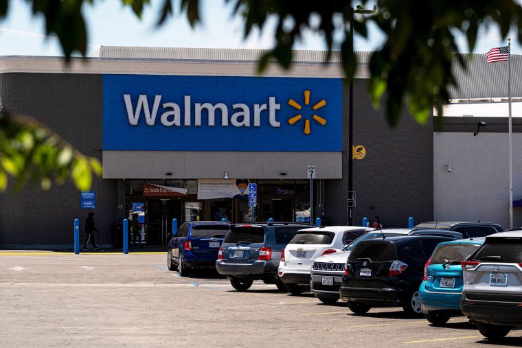 A Walmart Store Ahead Of Earnings Figures