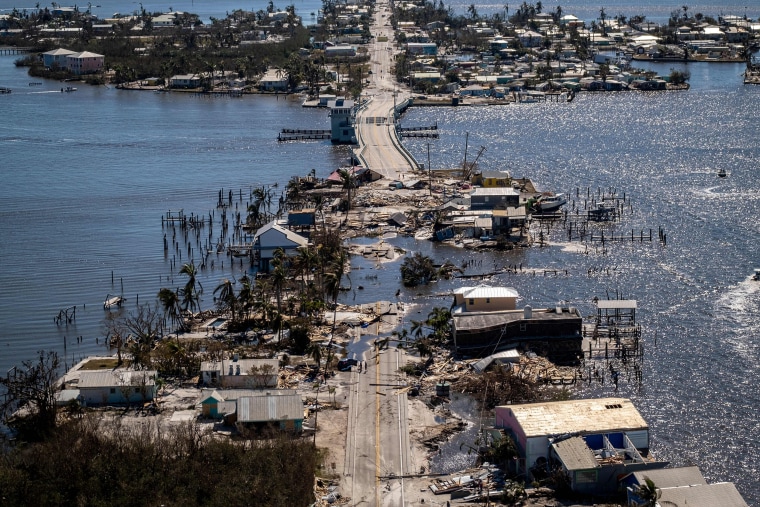 Hurricane Ian left derelict boats in its wake. That caused one marina's  business to transition from recreational to recovery. - CBS News