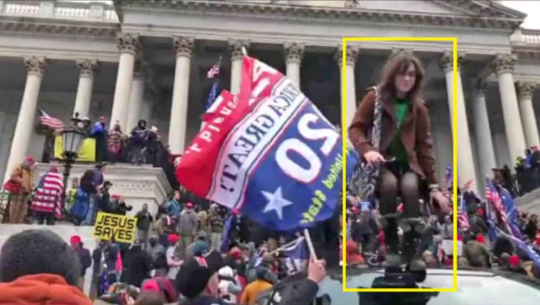 Riley Williams en el Capitolio el 6 de enero de 2021.