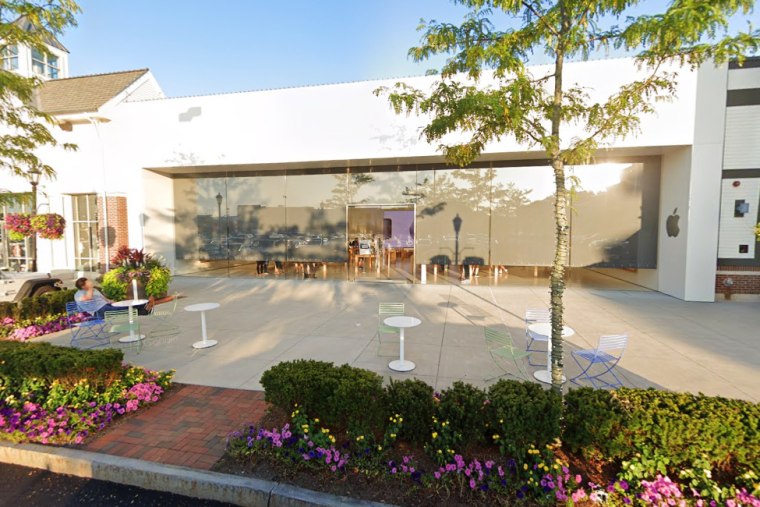 The Apple store at the Derby Street Shops in Hingham, Mass.