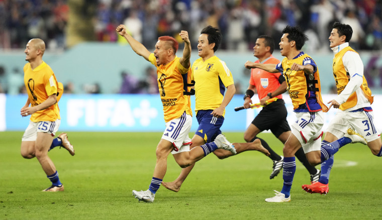 Japan scores 2 late goals to beat Germany in World Cup upset