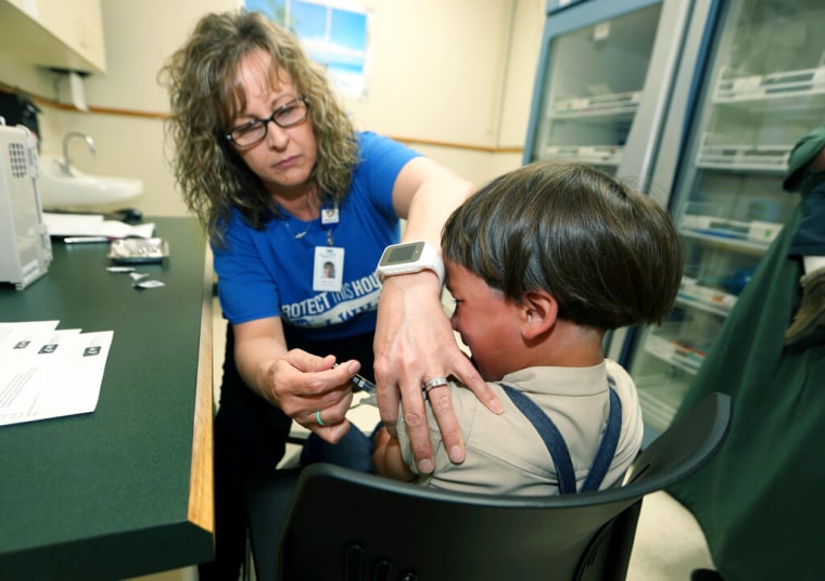 Una enfermera administra una vacuna en Mount Vernon, Ohio, en 2019.