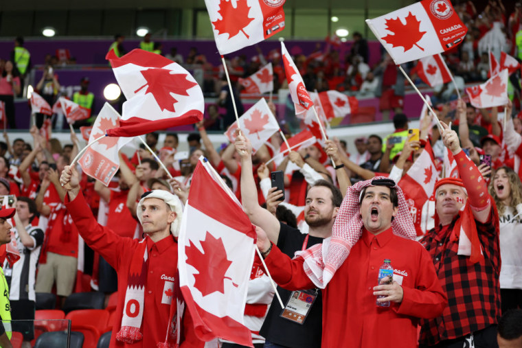 Aficionados de Canadá durante el encuentro de su selección con Bélgica en el Mundial de Catar, el 23 de noviembre de 2022.