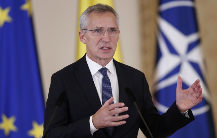 El Secretario General de la OTAN, Jens Stoltenberg, tras una reunión con el presidente rumano, Klaus Iohannis, en el Palacio Presidencial de Cotroceni en Bucarest, Rumanía, el 28 de noviembre de 2022.